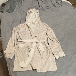 Robe has 2 pockets worn 3 times